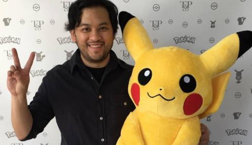 Eric Medalle y Pikachu